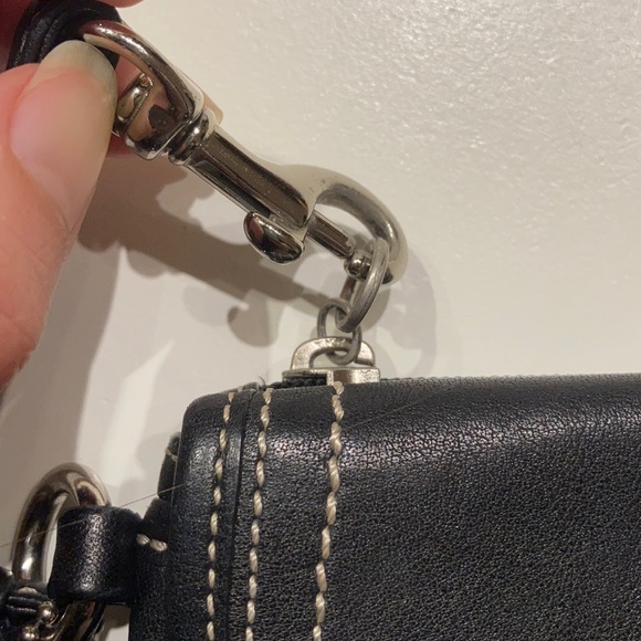 Coach Soho Legacy Turnlock Black Leather Wristlet - Picture 7 of 7